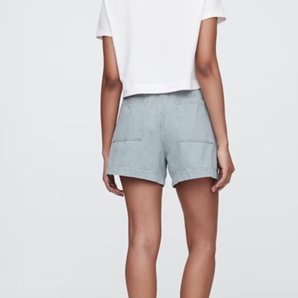 Gap Women's 4" High Rise Supersoft Denim Utility Shorts - Picture 3 of 7